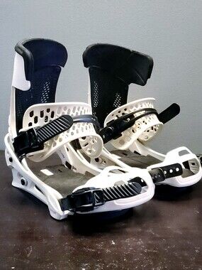 Burton Malavita Snowboard Bindings Cloud White (Winged Highback)